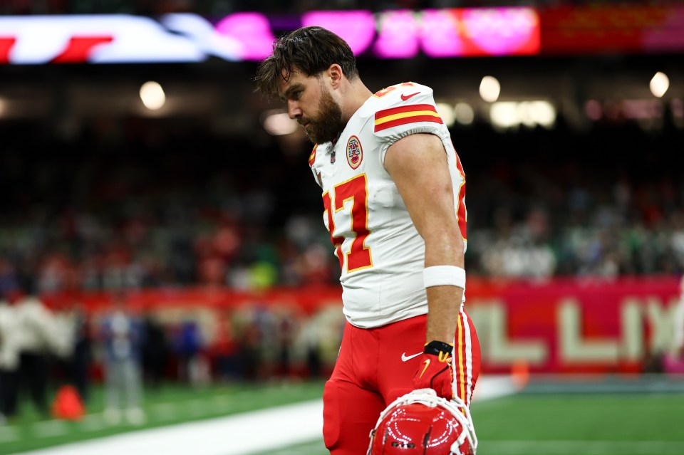 Travis Kelce #87 of the Kansas City Chiefs on the field.